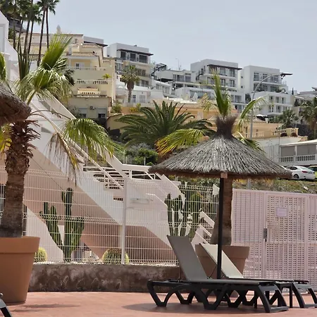 Views, International Channels, A-c, Pool, Bar