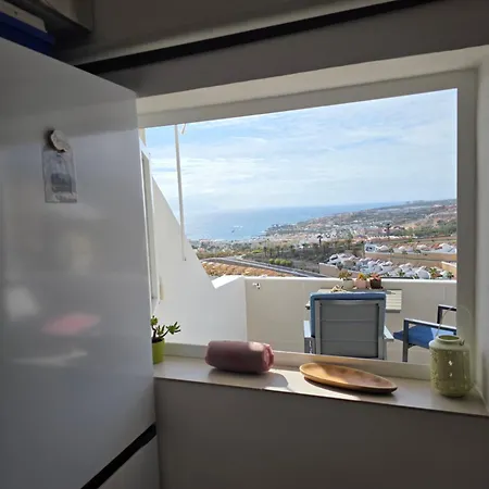 Views, International Channels, A-c, Pool, Bar *