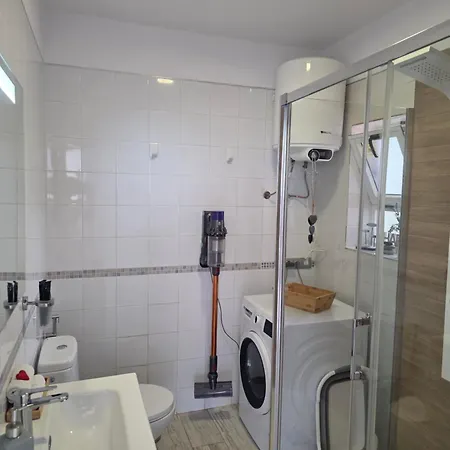 Views, International Channels, A-c, Pool, Bar Apartament