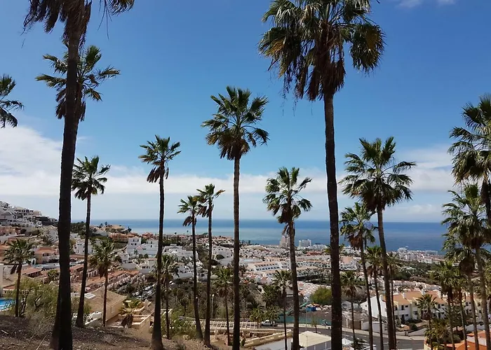 Views, International Channels, A-c, Pool, Bar *