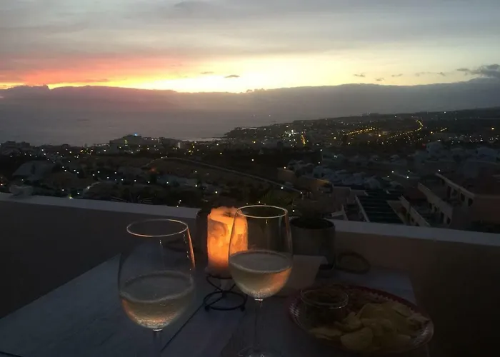 Views, International Channels, A-c, Pool, Bar Costa Adeje (Tenerife)