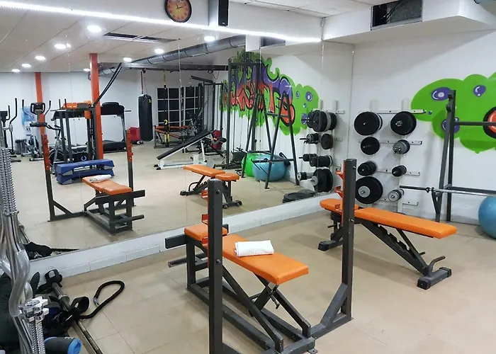 Views, International Channels, A-c, Pool, Bar * 阿德耶