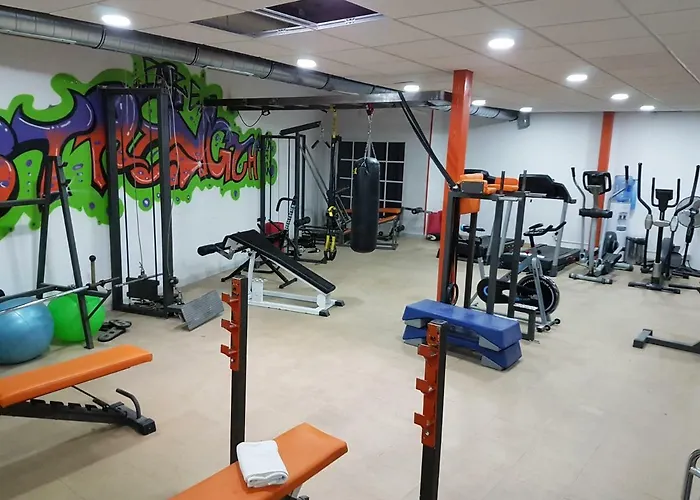 Views, International Channels, A-c, Pool, Bar 阿德耶