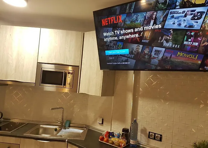 Views, International Channels, A-c, Pool, Bar Apartment *