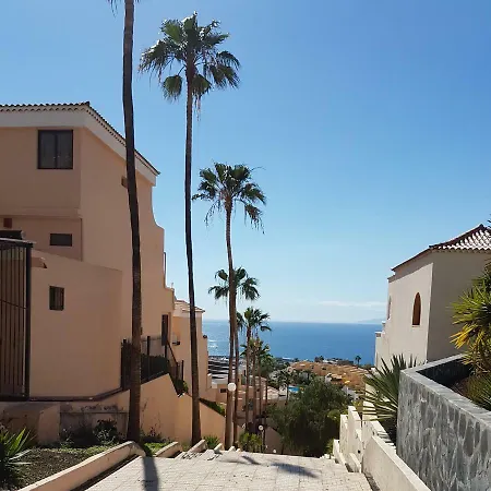 Views, International Channels, A-c, Pool, Bar *